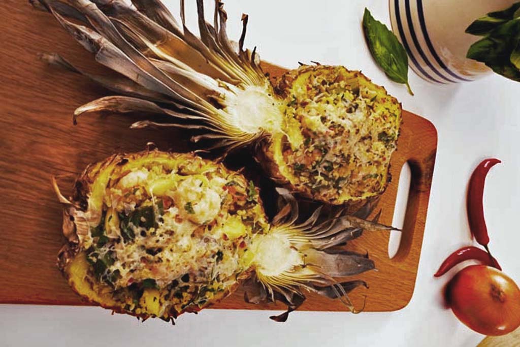 Sałatka z ananasem, krewetkami i okrą Sałatka z ananasem, krewetkami i okrą