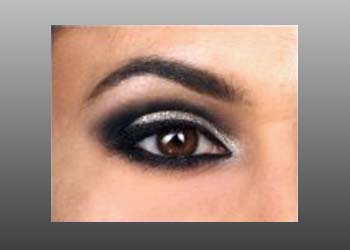 smoky eyes